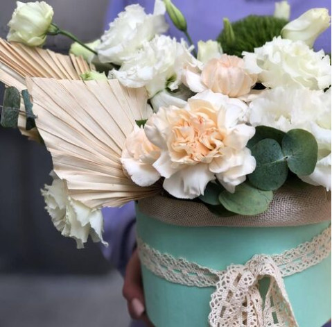 Квіткова композиція Таємнича муза 4 доставка квітів