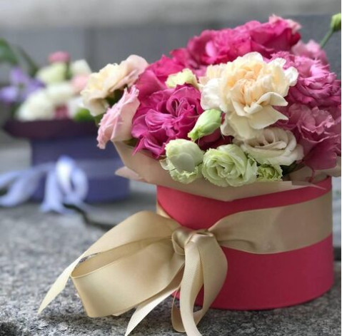 Квіткова композиція Перший спогад 3 доставка квітів