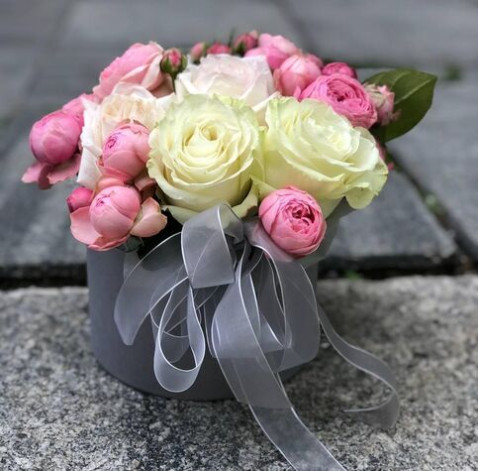 Квіткова композиція Витончений комплімент 2 доставка квітів