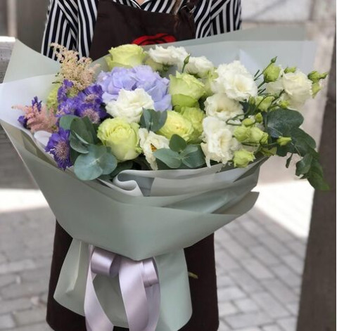 Букет Яблучна фіалка 3 доставка квітів