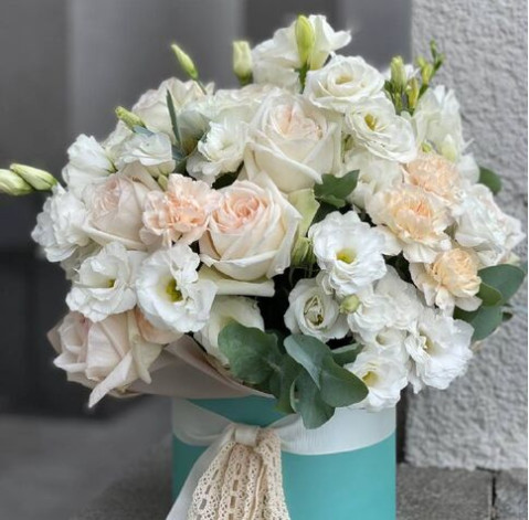 Квіткова композиція Пастельні тони 2 доставка квітів