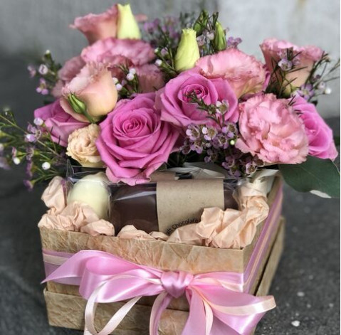 Composition with sweets Sweet moment 3 Flower delivery