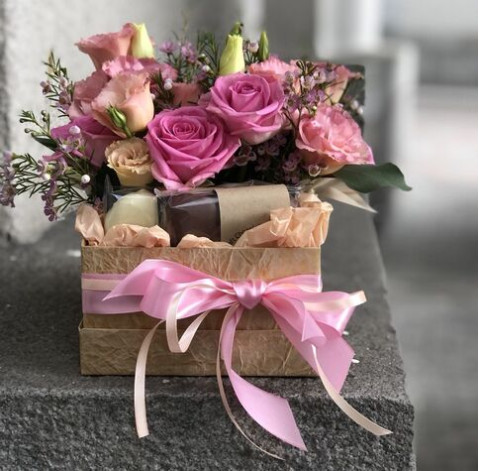 Composition with sweets Sweet moment 2 Flower delivery