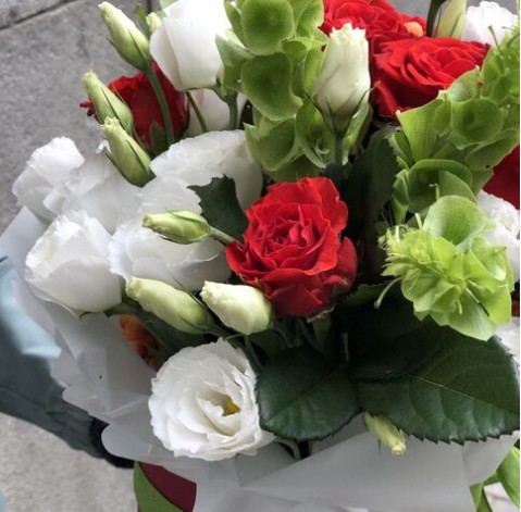 Квіткова композиція Карнавал кохання 4 доставка квітів