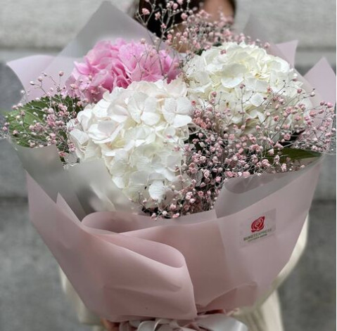 Букет 3 гортензии 2 доставка цветов