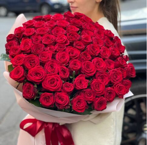 Букет 75 троянд Ред Наомі 1 доставка квітів