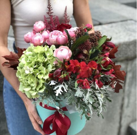 Квіткова композиція Коралові рифи 6 доставка квітів