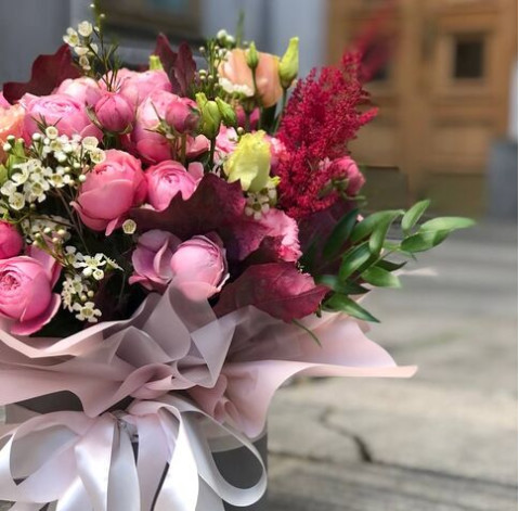 Квіткова композиція Шепіт серця 3 доставка квітів