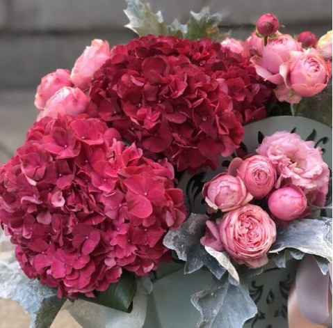 Квіткова композиція Малиновий пунш 4 доставка квітів