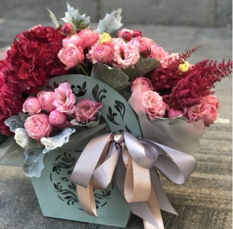 Квіткова композиція Малиновий пунш 3 доставка квітів