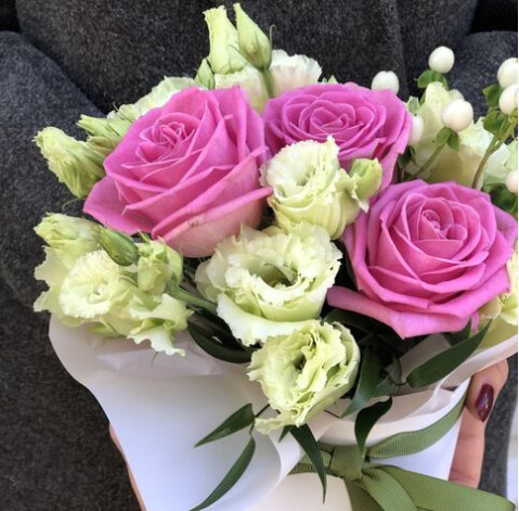 Квіткова композиція Крапля ніжності 5 доставка квітів