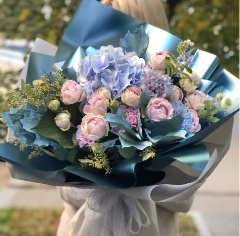 Букет Неоновий блиск 2 доставка квітів