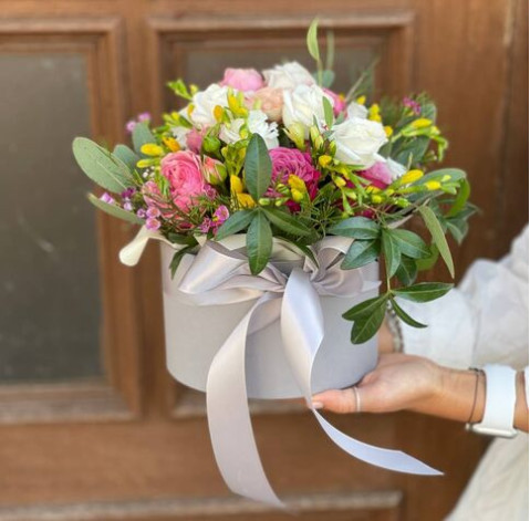 Квіткова композиція Квітковий світ 2 доставка квітів