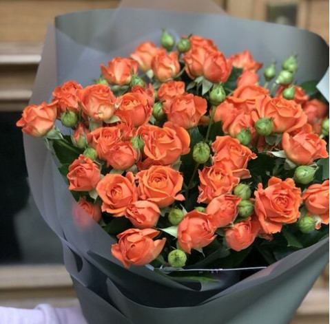 Букет з 11 троянд Оранж Фаєр 3 доставка квітів