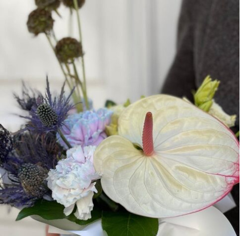 Квіткова композиція Яскрава фантазія 2 доставка квітів