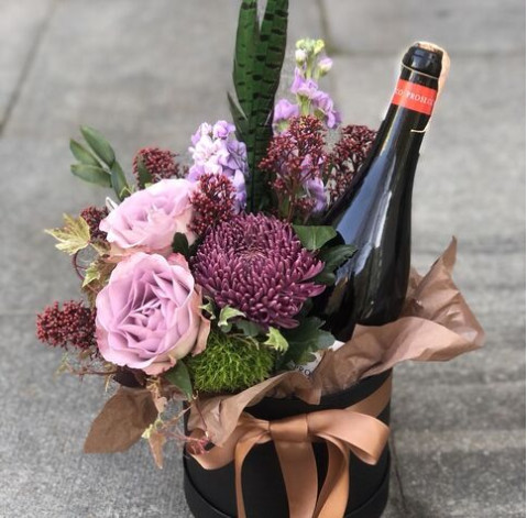 Цветочная композиция с напитком Восток 2 доставка цветов