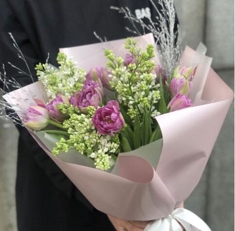 Букет тюльпаны и сирень 3 доставка цветов