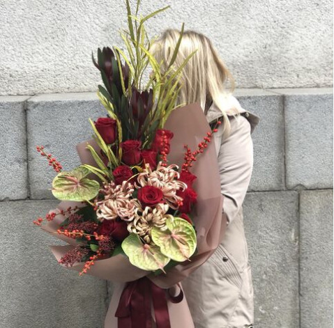 Букет Тріумф 2 доставка квітів