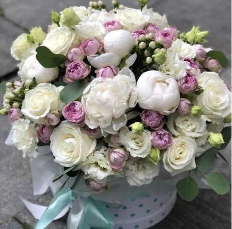 Квіткова композиція Грація 2 доставка квітів