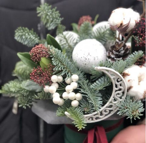 Новорічна композиція Смарагд 4 доставка квітів