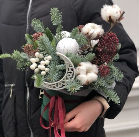 Новорічна композиція Смарагд 2 доставка квітів