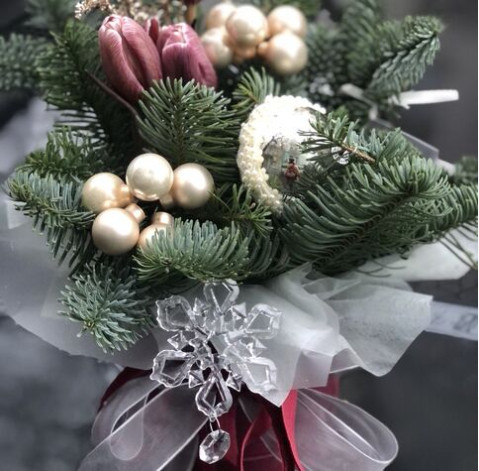 Новорічна композиція Бордо 4 доставка квітів