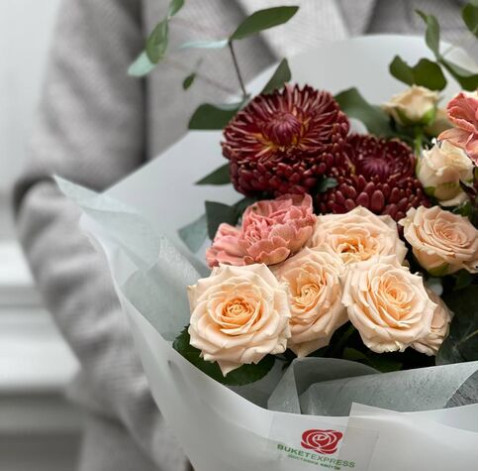 Букет Дзеркало світанку 3 доставка квітів