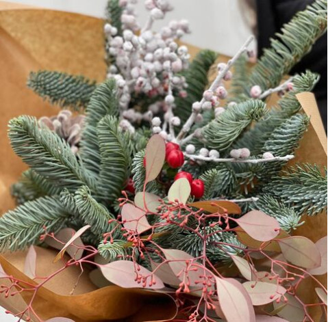 Букет Зимові мотиви 3 доставка квітів