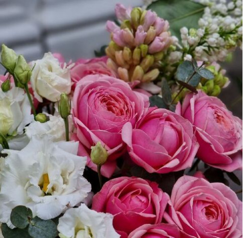 Квіткова композиція Промені щастя 2 доставка квітів