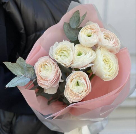 Bouquet of 7 ranunculus 2 Flower delivery