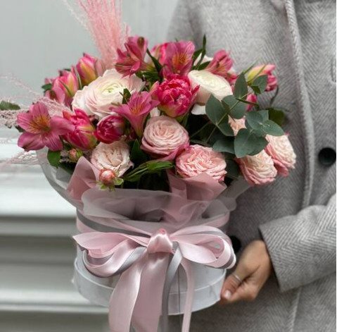 Квіткова композиція Поезія почуттів 2 доставка квітів