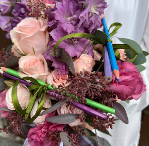 Букет Перший дзвінок 3 доставка квітів