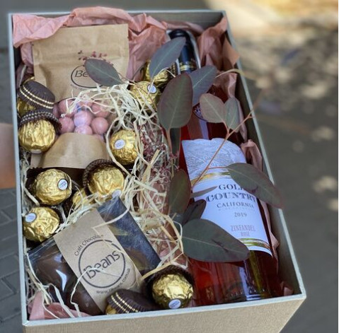 Подарунковий бокс Солодкий рай 2 доставка квітів