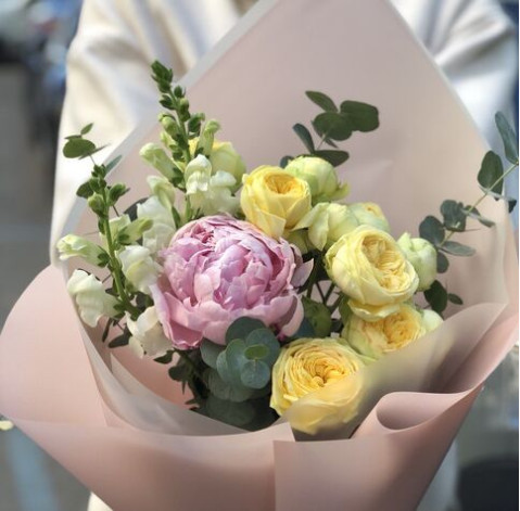 Букет Притяжіння 3 доставка квітів