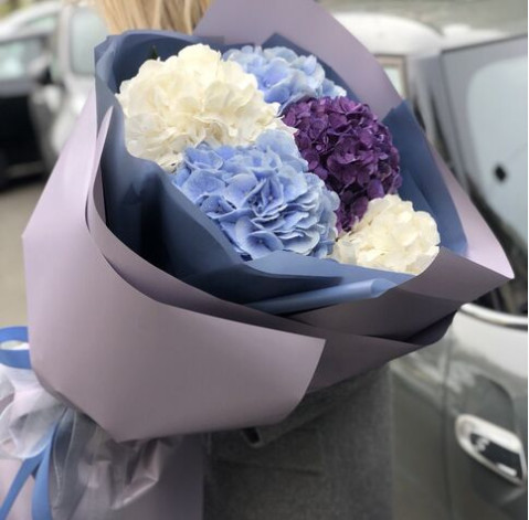 Букет 5 гортензій 3 доставка квітів