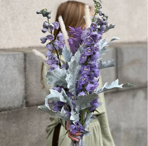 Букет 3 дельфініума 3 доставка квітів