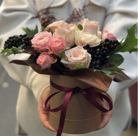 Квіткова композиція Чудовий натюрморт 2 доставка квітів