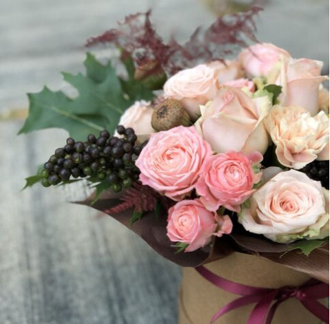 Квіткова композиція Чудовий натюрморт 5 доставка квітів