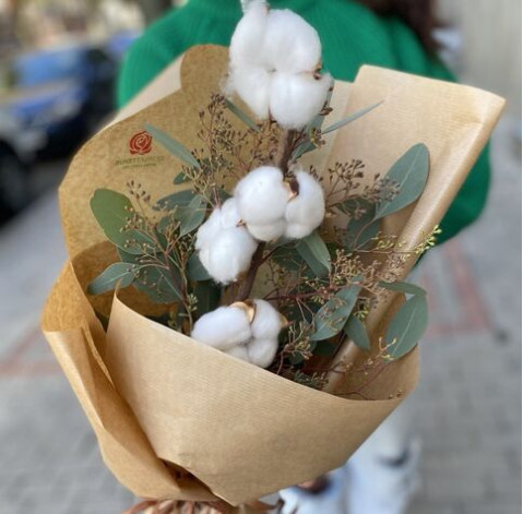 Букет з бавовною та евкаліптом 2 доставка квітів