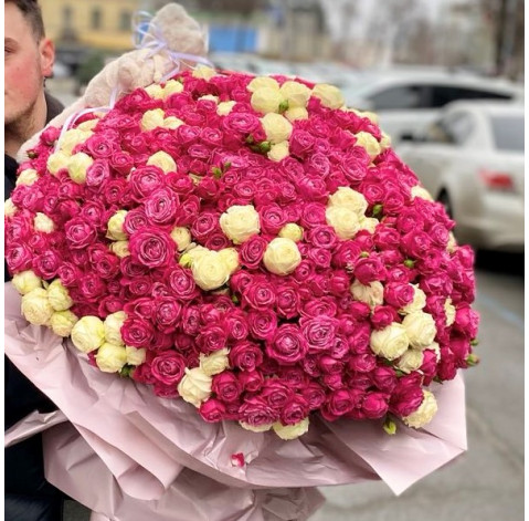 Букет із 365 кущових троянд 3 доставка квітів