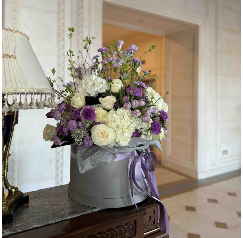 Квіткова композиція Баланс 2 доставка квітів