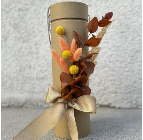 Packing a bottle with dried flowers 2 Flower delivery