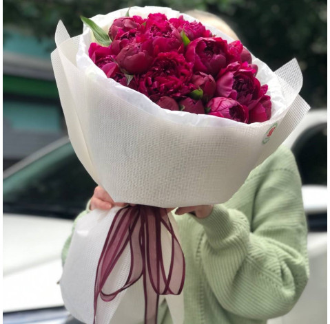 Букет 21 півонія 2 доставка квітів