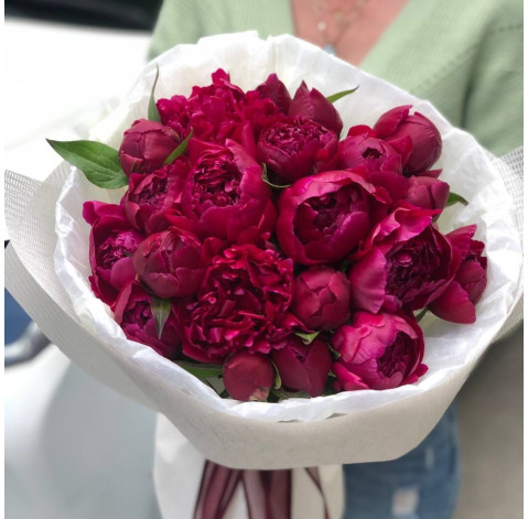 Букет 21 півонія 3 доставка квітів