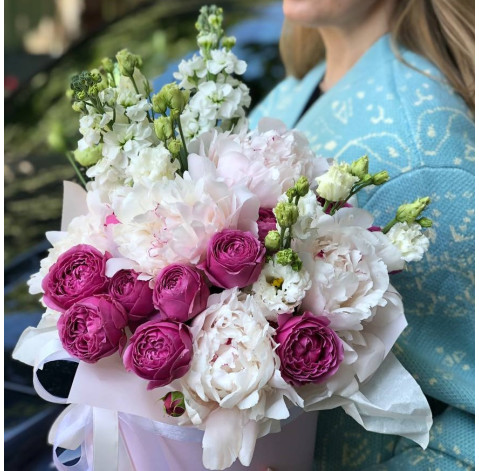 Квіткова композиція Хмарка 3 доставка квітів