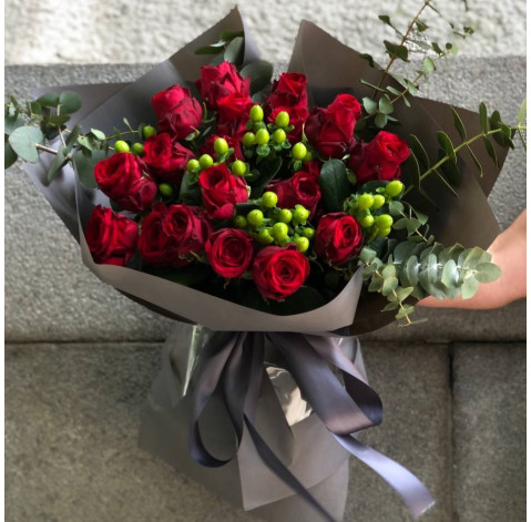 Букет Стриманість 2 доставка квітів