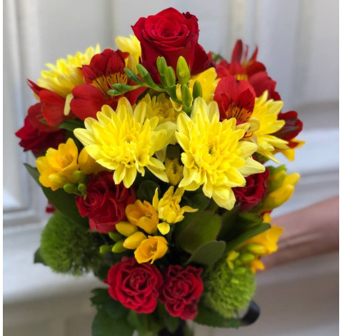 Bouquet for laying with chrysanthemum and rose 3 Flower delivery