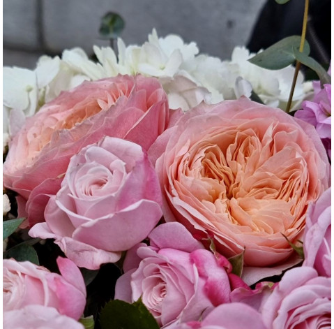 Квіткова композиція Романтик 3 доставка квітів