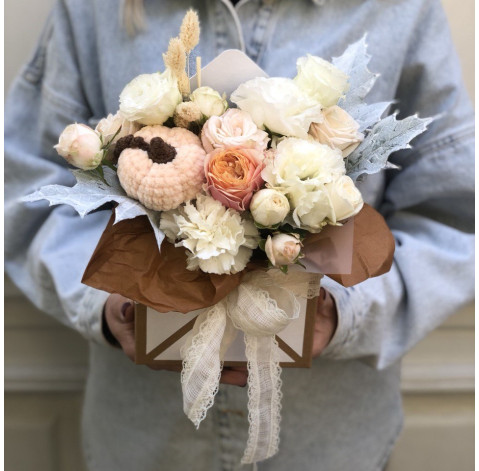 Floral arrangement Autumn motifs 1 Flower delivery
