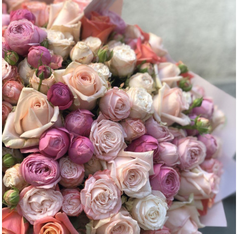 Букет 75 роз микс 4 доставка цветов
